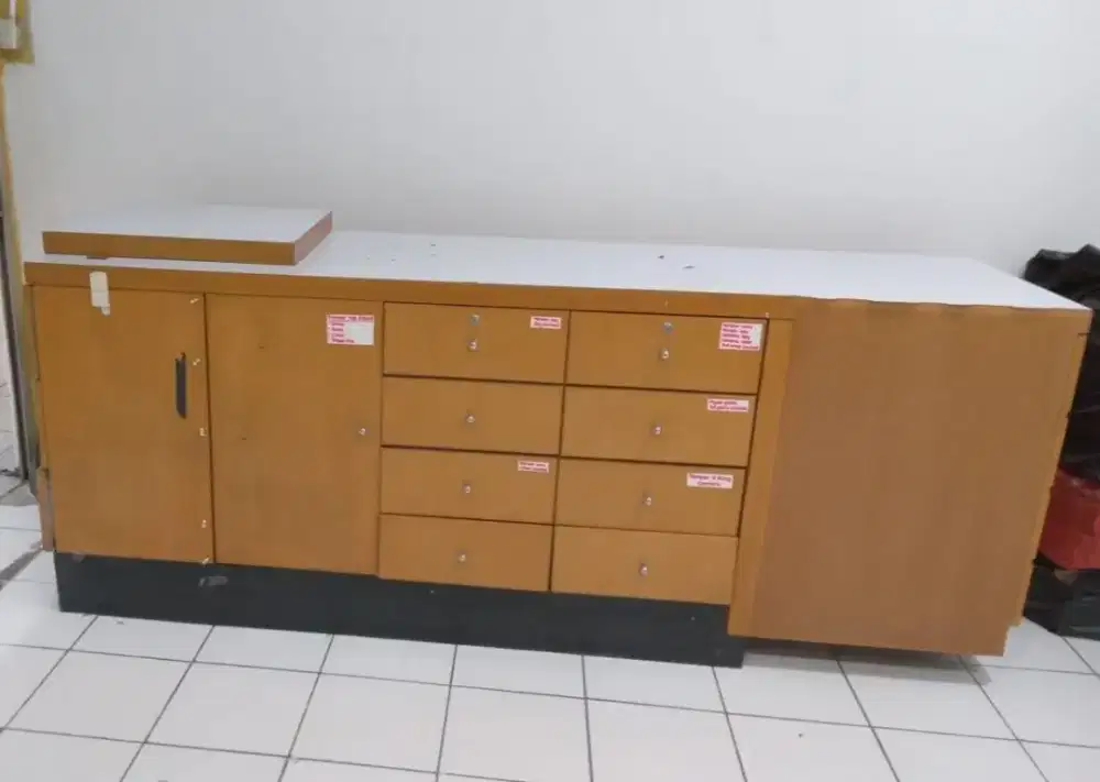 Dijual meja/lemari kayu