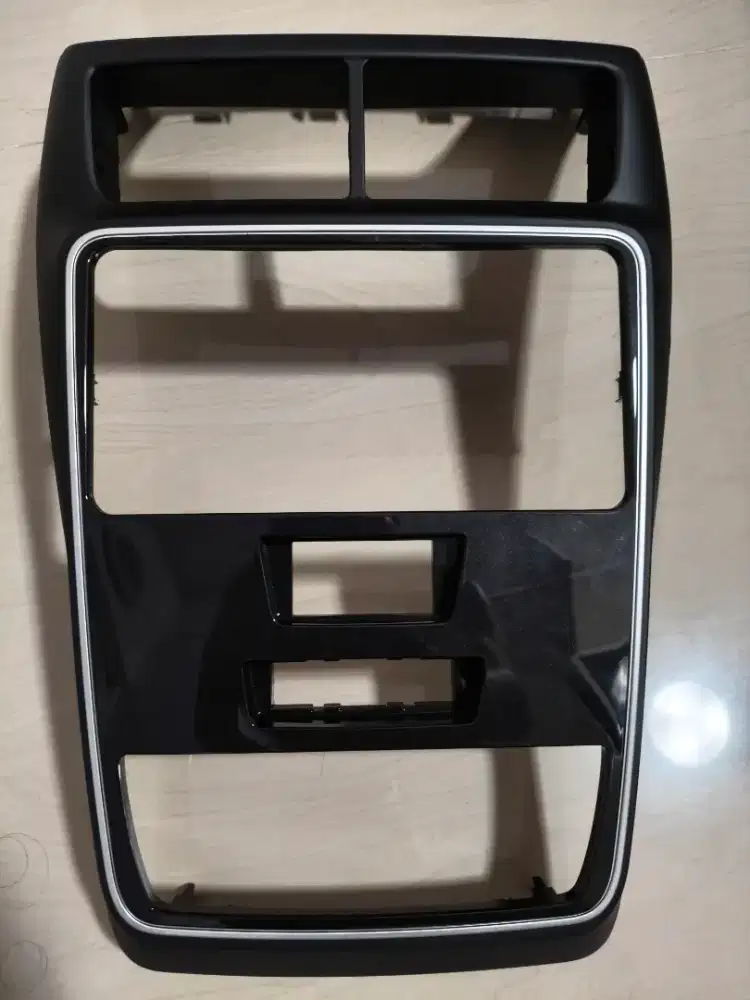 Frame Head Unit Veloz 2021 Original