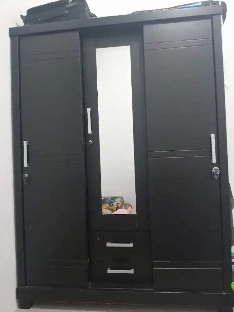 Lemari Pakaian Sliding 3 Pintu
