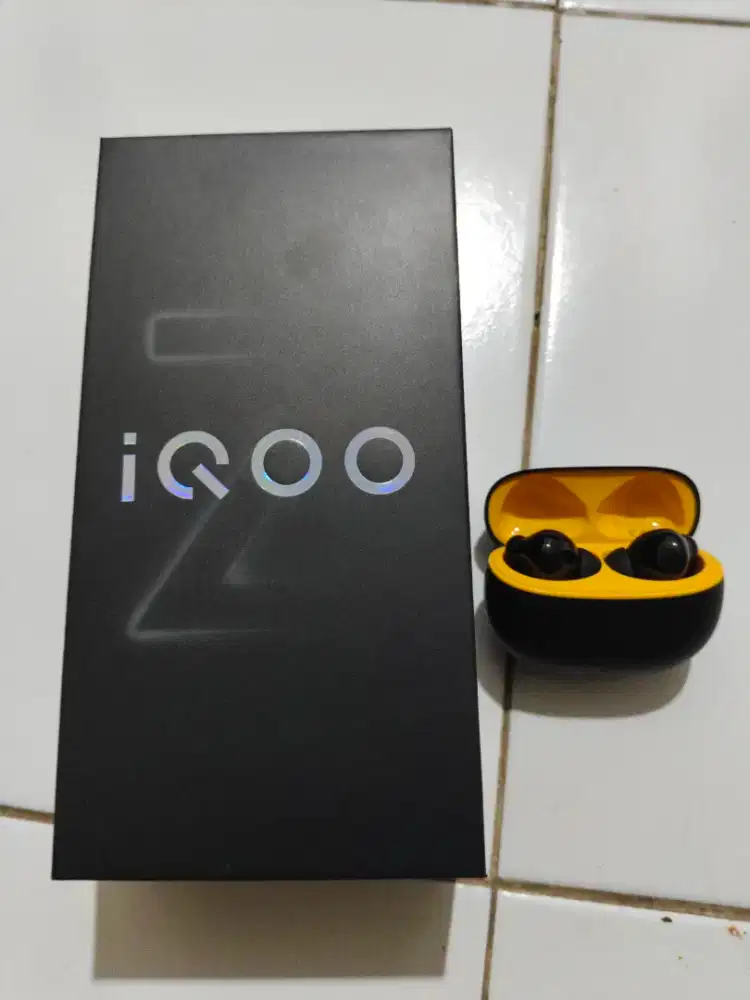 VIVO IQOO Z10 RAM 12+12 / 256