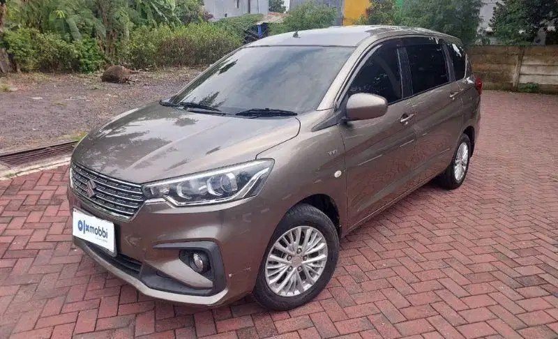 Suzuki Ertiga 1.5 GL Bensin-MT-2019 Coklat LBO