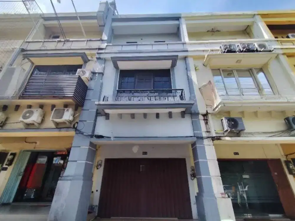 Di SEWAKAN RUKO 3 LANTAI VILLA Bukit MAS