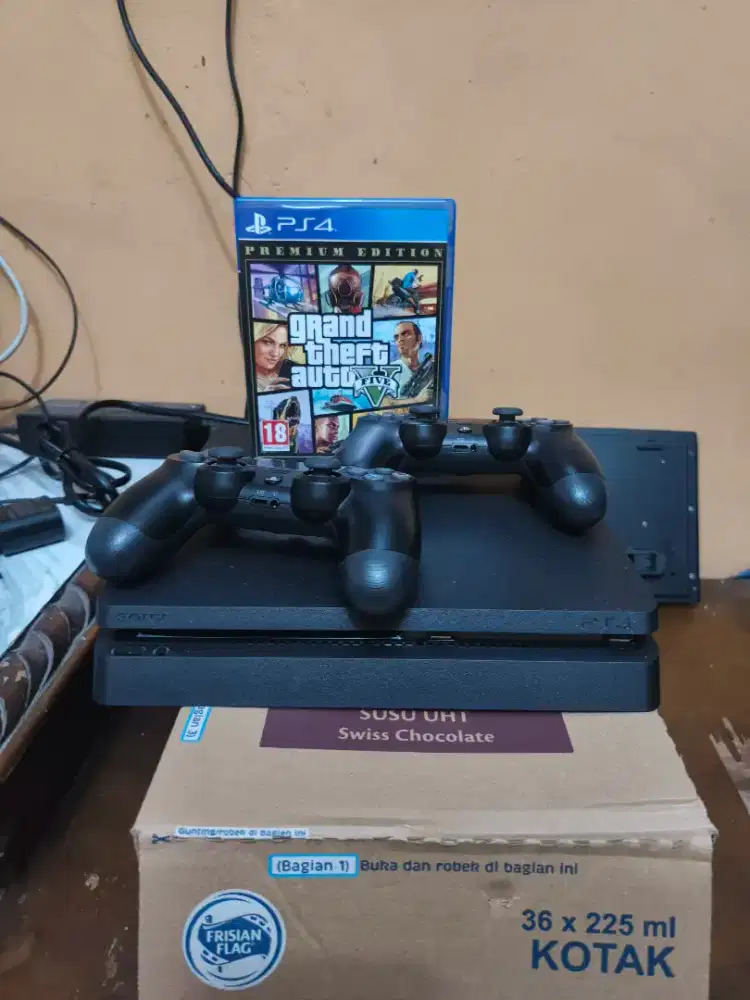 PlayStation 4 Slim Seri 22 500 GB