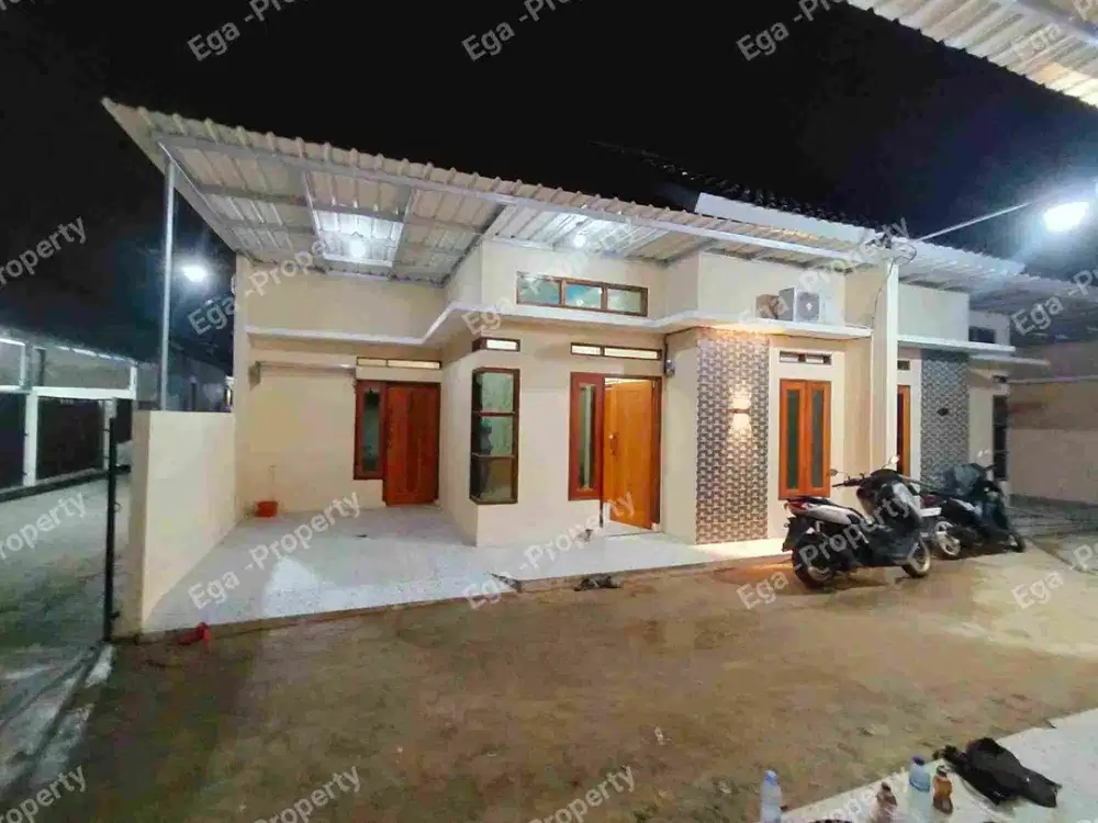 Rumah murah free canopi dan keramik carport nya..