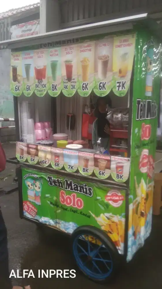 Dibutuhkan penjaga stan teh solo