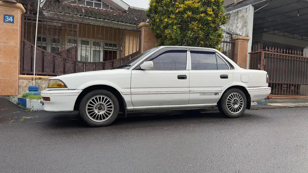 Toyota Corolla 1990 Bensin