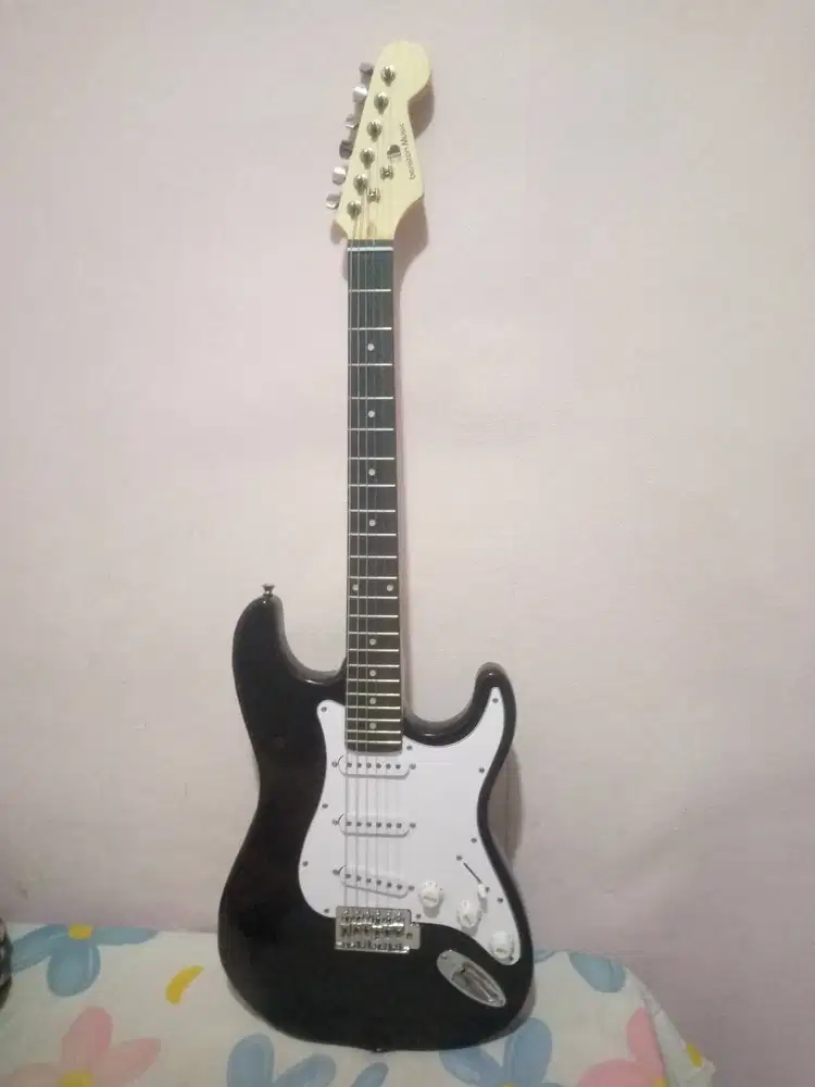 Gitar Electric Benston model Stratocaster