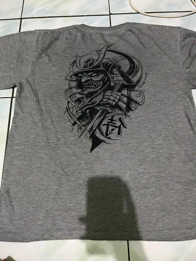 Kaos Pria Abu Lengan Pendek