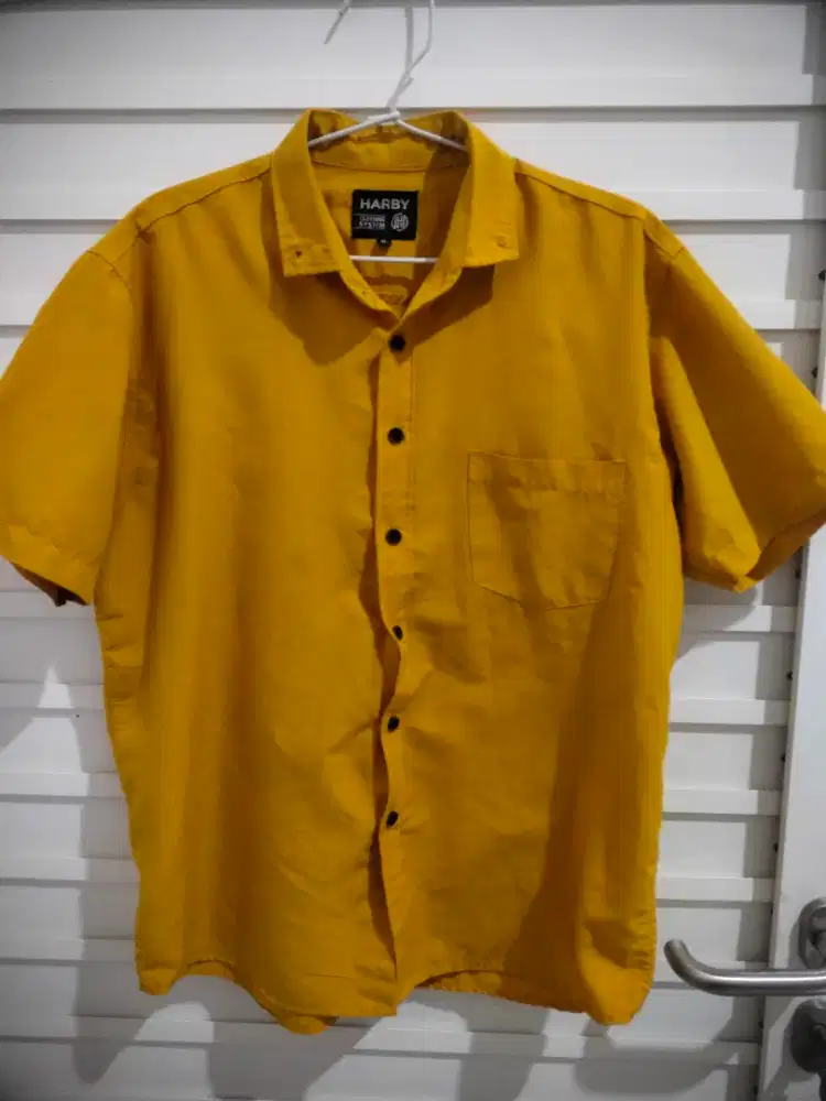 Kemeja Pria Kuning merk Harby ukuran XL