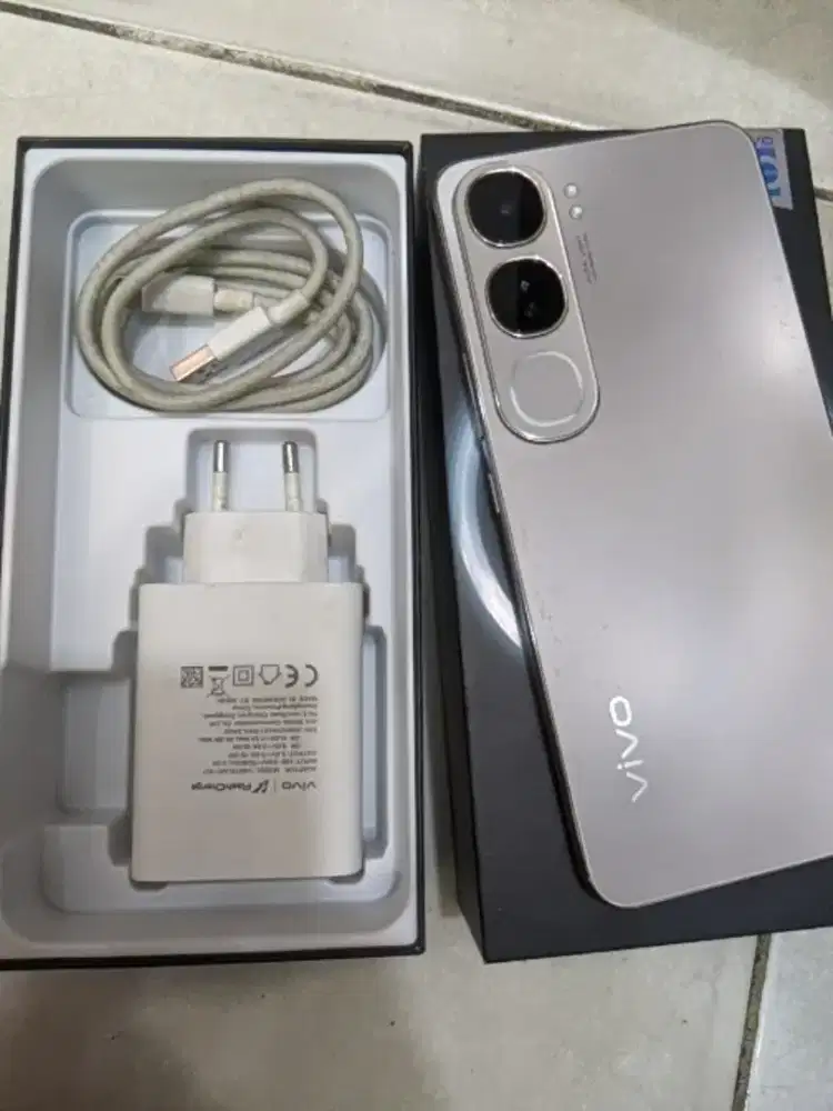 Vivo v40 lite 5g 8/256