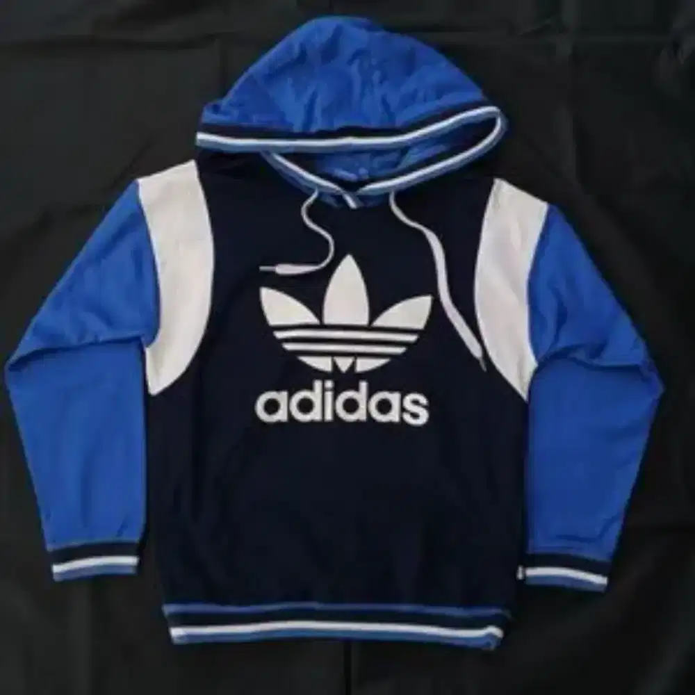 Adidas trefoil biru