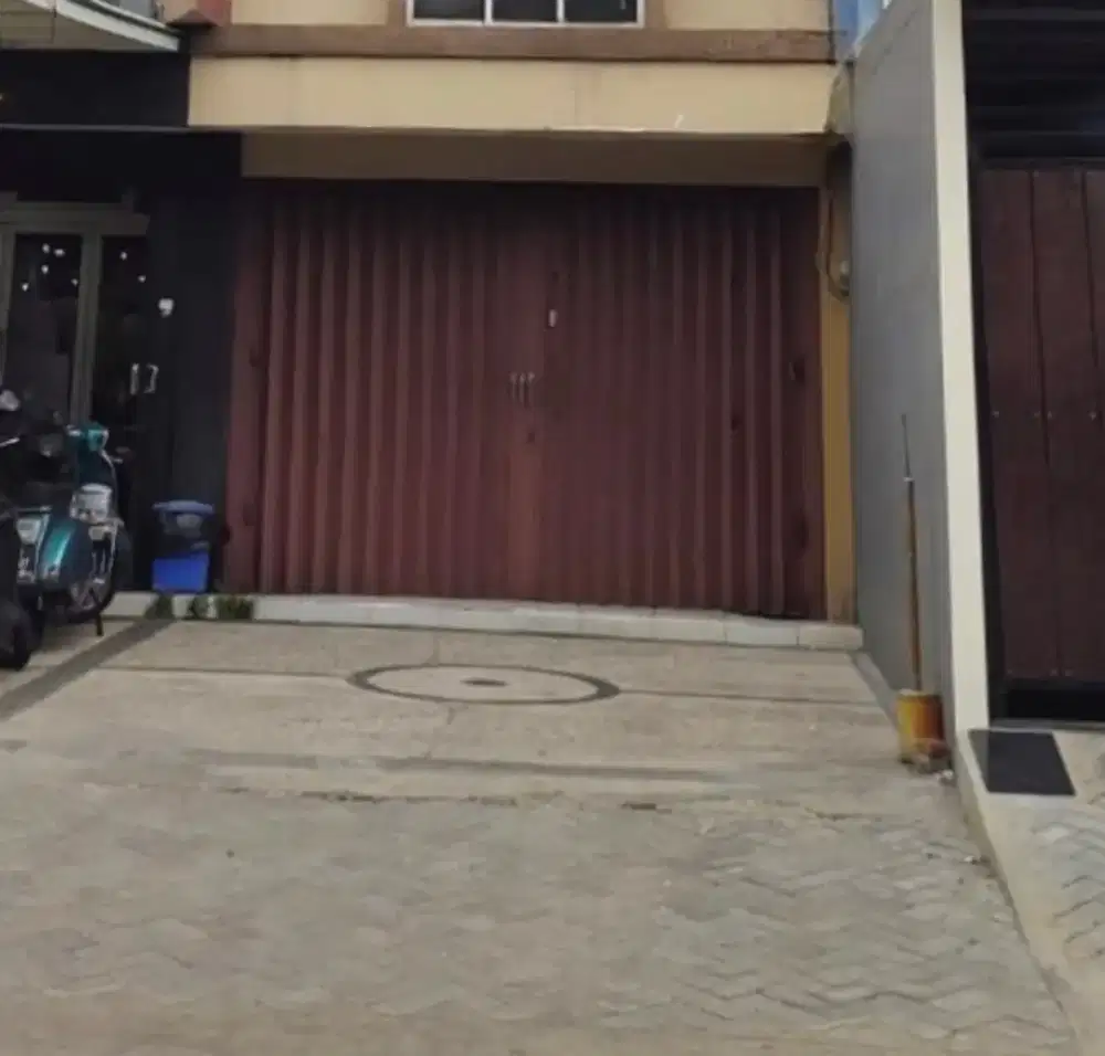 DISEWAKAN RUKO KUTISARI
Lokasi ramai untuk usaha