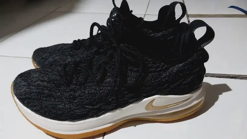 Sepatu Basket Second