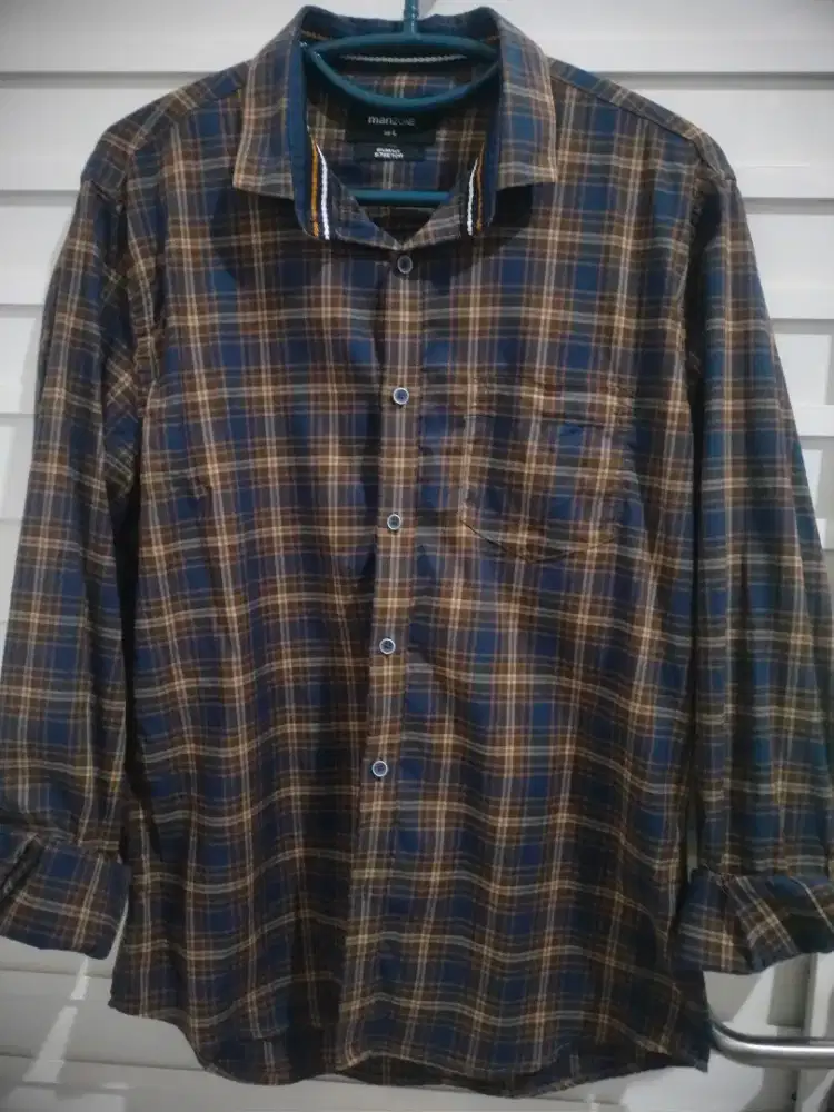 Kemeja pria merk Manzone ukuran L