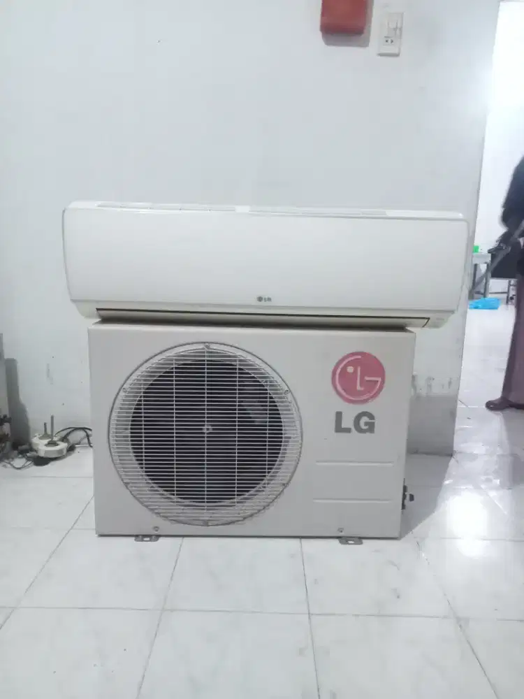 Dijual AC 1 PK merek LG low Watt siap pasang dan bergaransi