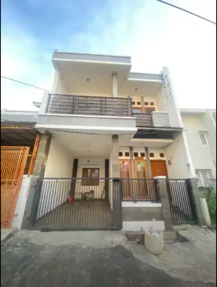 Dikontrakkan/Disewakan Rumah Taman Borobudur Karawaci Tangerang