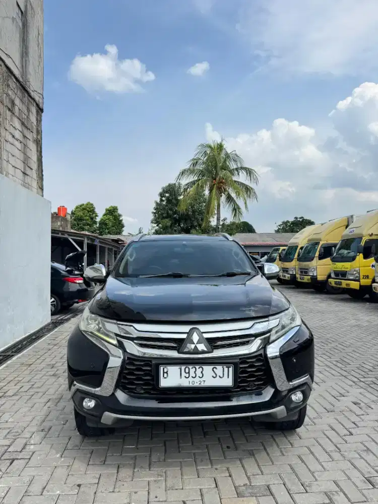 Mitsubishi Pajero Sport Dakar 4x2 th 2017 Hitam