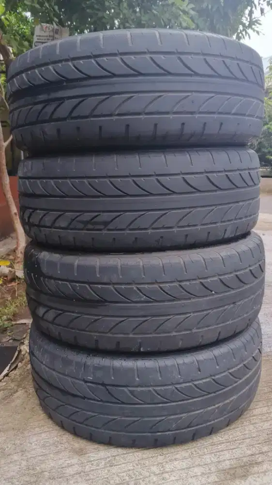 Ban Gt Radial Champiro 205/60 Ring 16