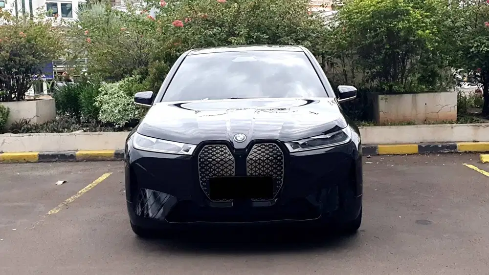 BMW iX xDrive x Drive 40 Fullspec Black On Brown 2023 Like New Record