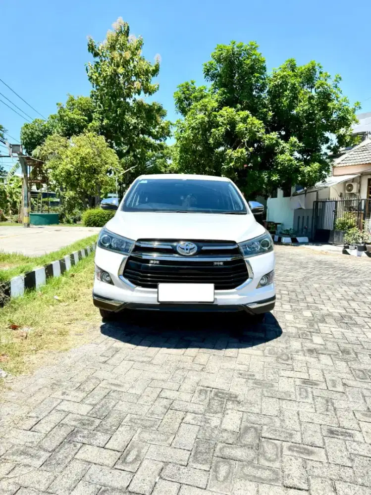 Toyota Innova Venturer 2.4 AT low km DP minim