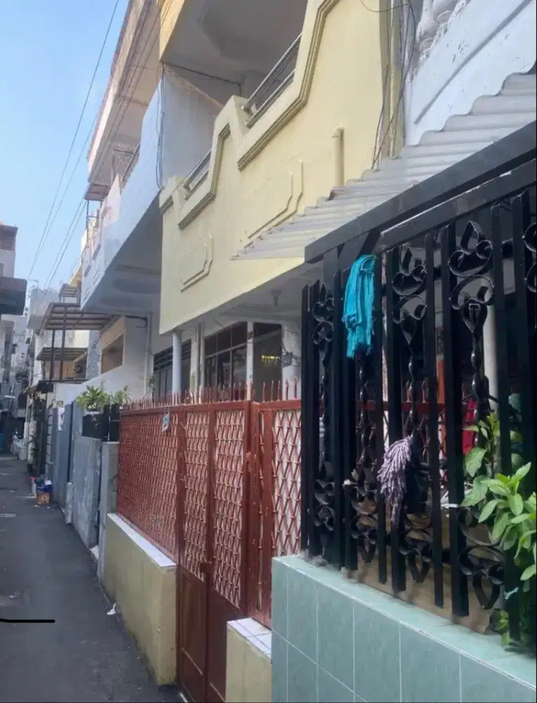 Rumah Siap Huni di Tambora - Harga di bawah NJOP Dekat Asemka