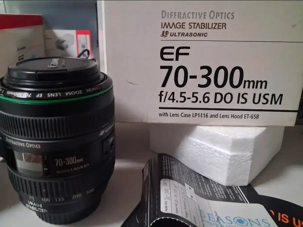 Lensa canon EF 70-300 f4.5-5.6 DO IS USM