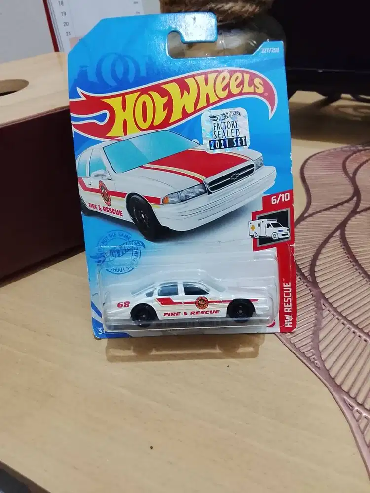 Howheels '95 Chevrolet Impala SS HW Rescue Edition