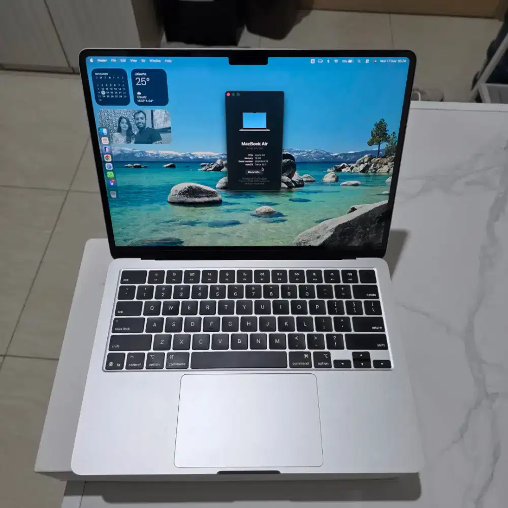 MacBook Air M4 16GB 512GB Garansi Resmi Indonesia Like New