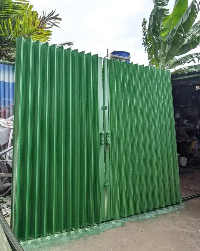 Pintu folding gate rolling door