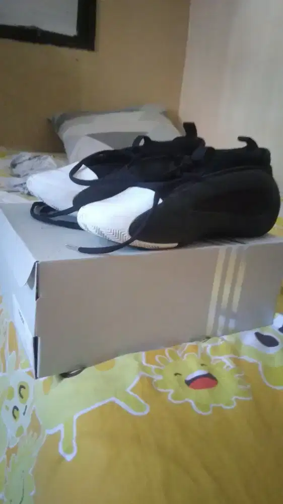 Sepatu basket adidas harden 8  /  nike gt.cut 3