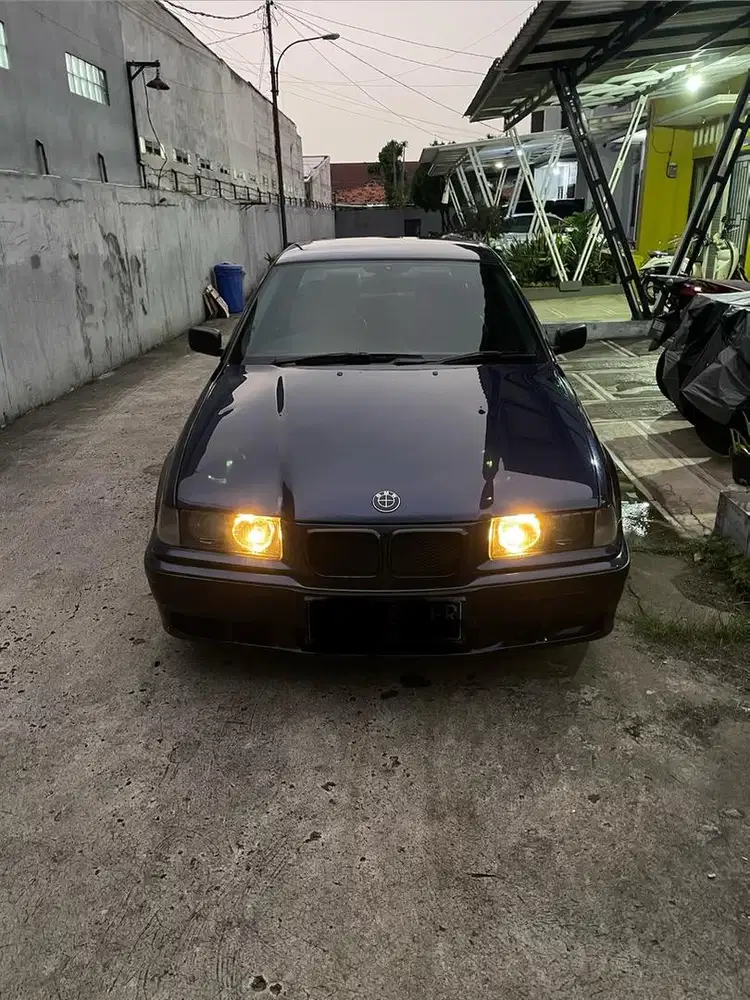 Dijual BMW 323i Matic 1997