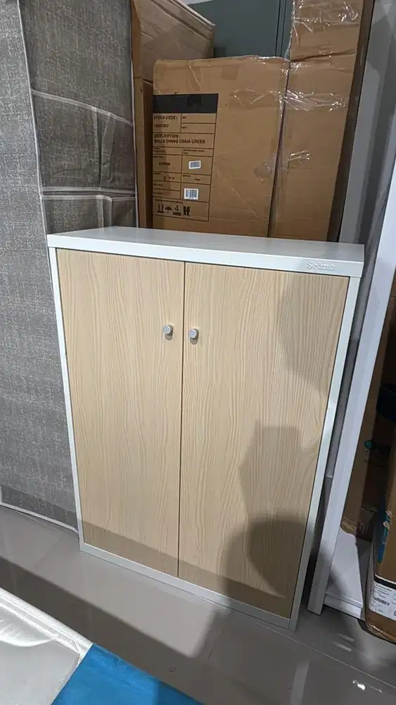 Lemari arsip / kabinet serbaguna