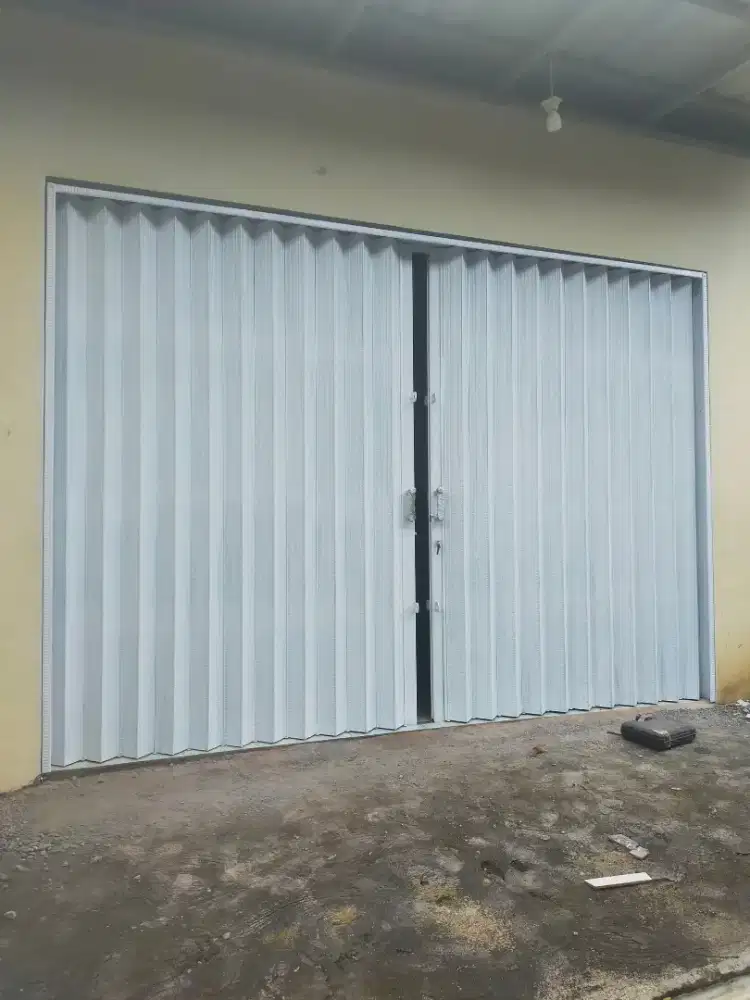 Pintu folding gate rolling door