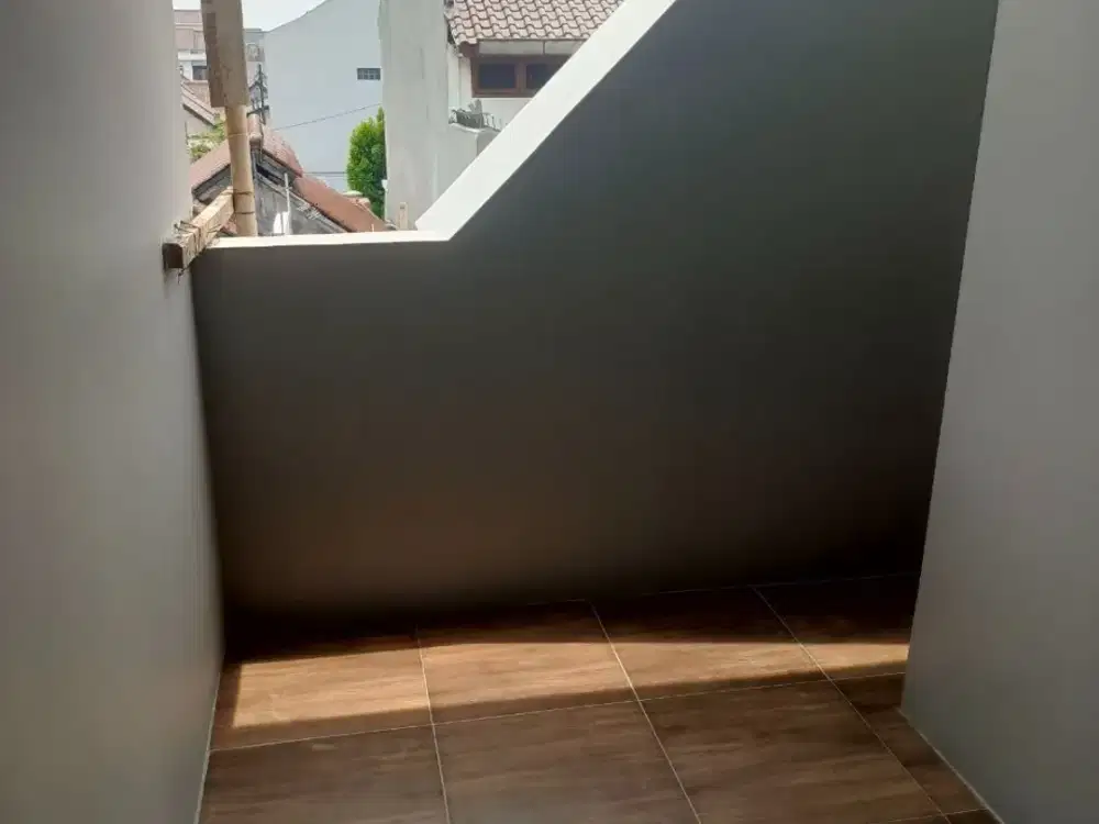 Rumah Cantik Akses Lega Bebas Banjir di Bintara dekat Pondok Kopi