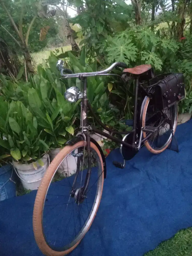 Sepeda tua#ontel kuno Norton