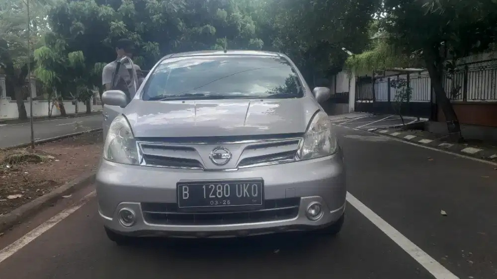 Nissan grand livina 1.5xv manual 2011