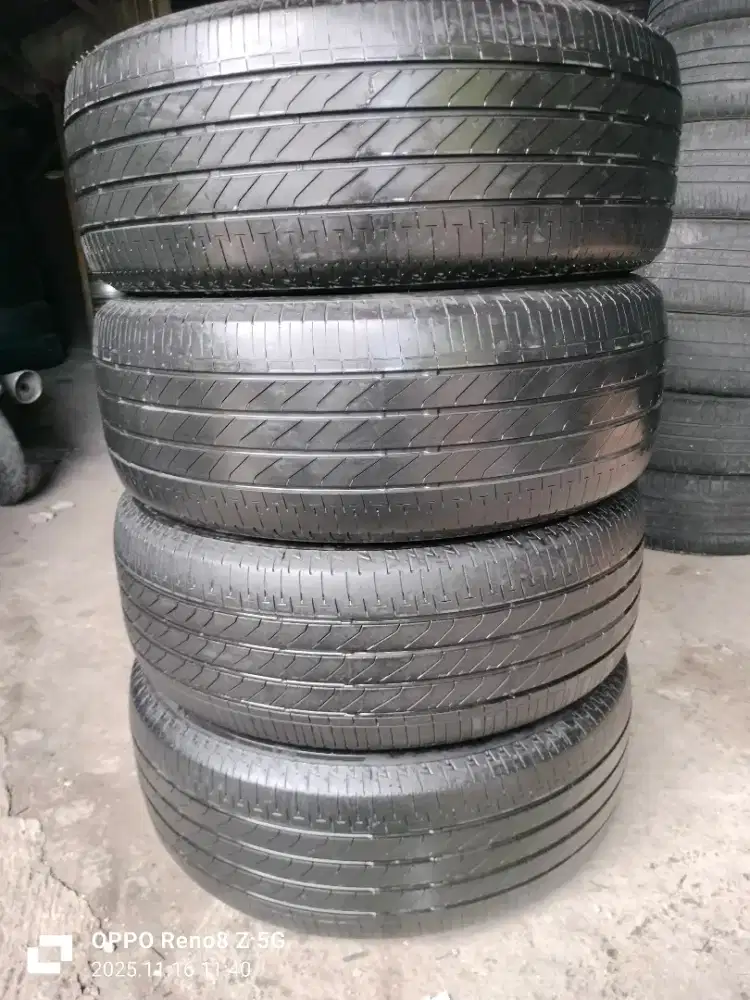 Jual ban copotan mrek Bridgestone toosa ukuran 215 55 R17  kond 85%