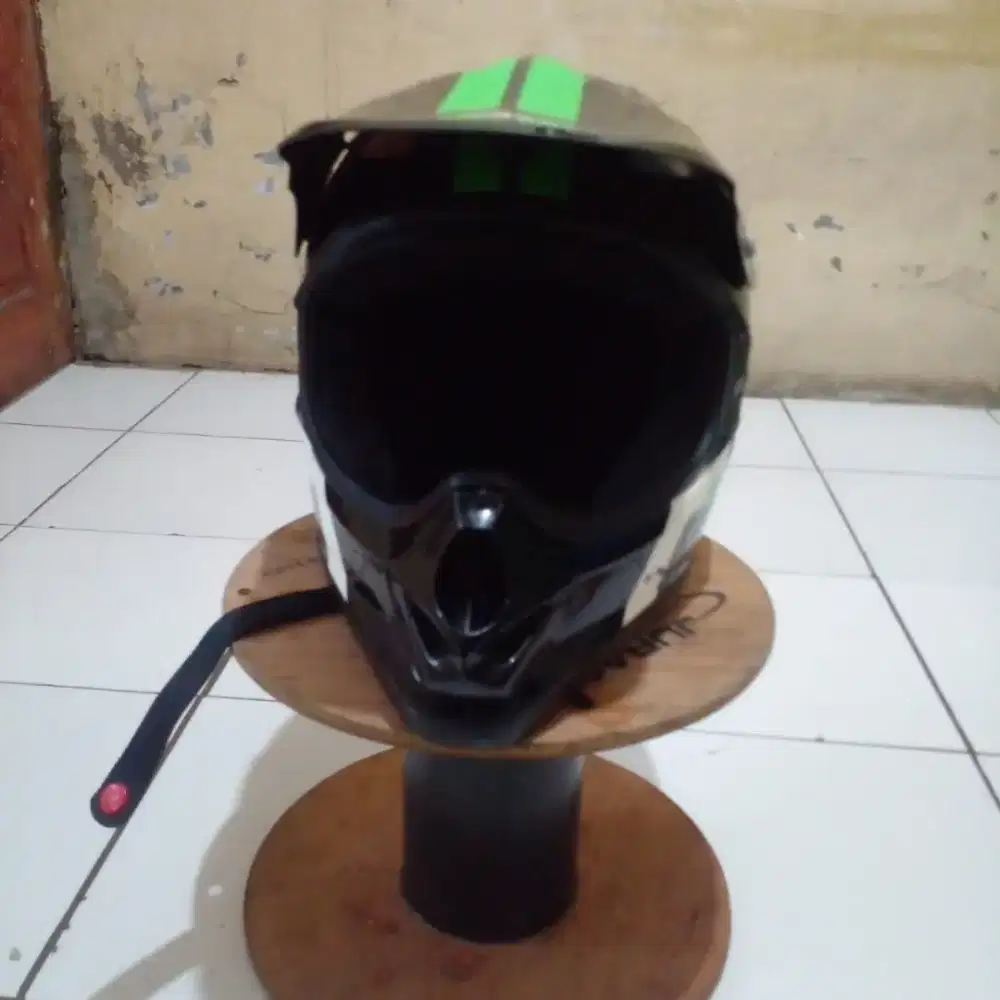 Helm motocross kawasaki