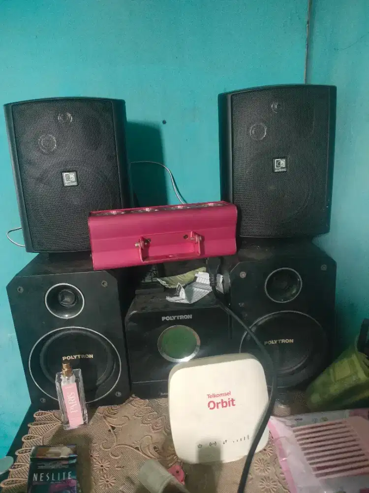 Speaker audax dan speaker Polytron