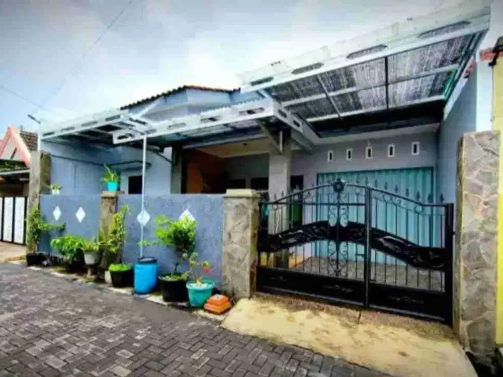 RUMAH DI JL PLAMONGAN ASRI BARAT, PLAMONGAN HIJAU PEDURUNGAN SEMARANG