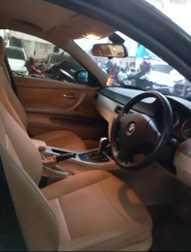 BMW 320i 2005 Bensin