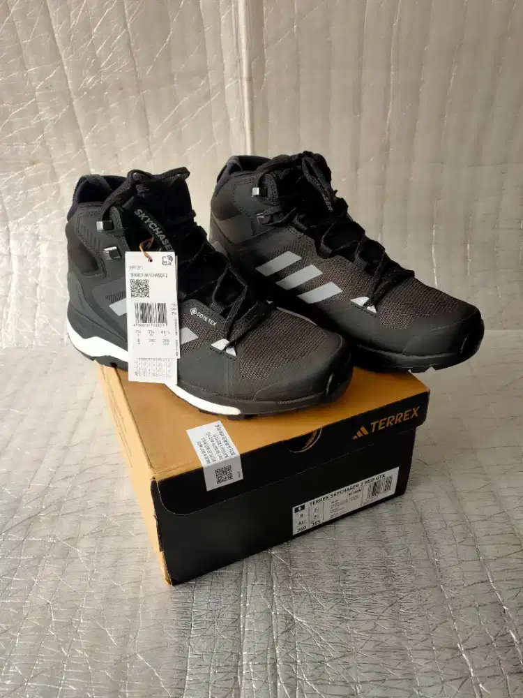 Sepatu Terrex Skychaser 2 Mid GTX