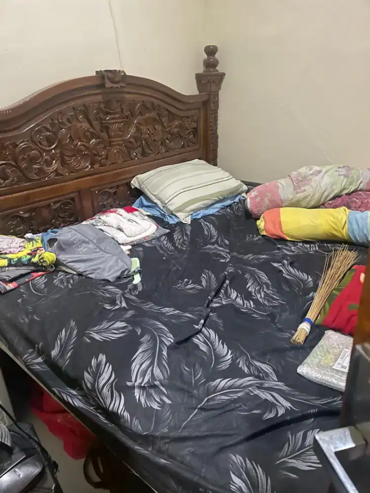 Dipan Kayu Jati + Kasur ukuran 180x200