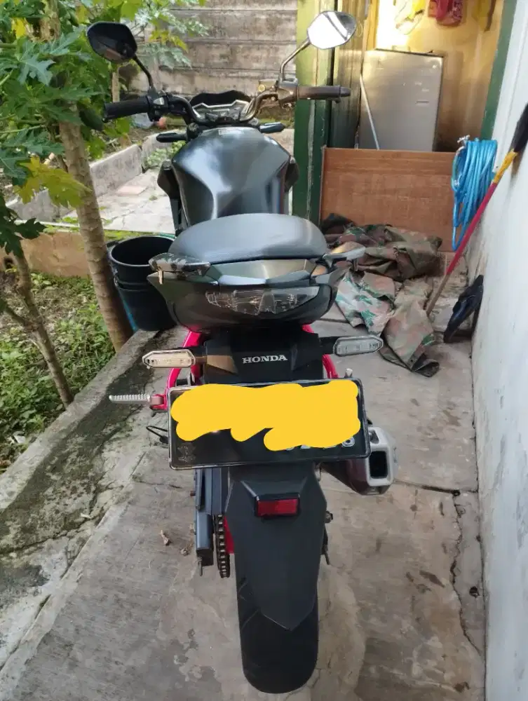 Jual Butuh Uang CBR 150 Street Fighter limited edition