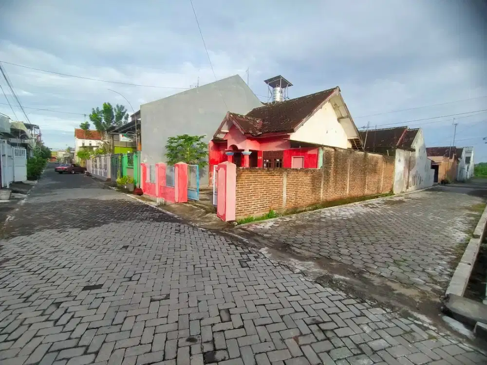 Dijual Tanah & Bangunan, Luas 120 m².