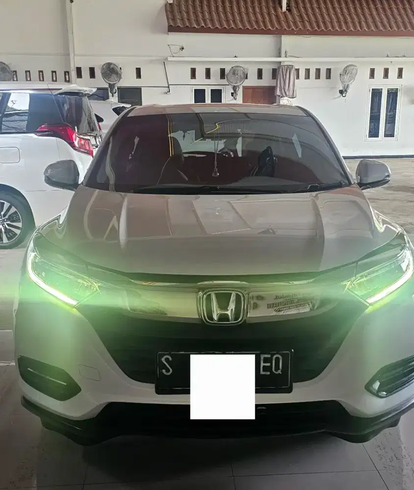 JUAL HR-V SPECIAL EDITION 2021 WARNA PUTIH