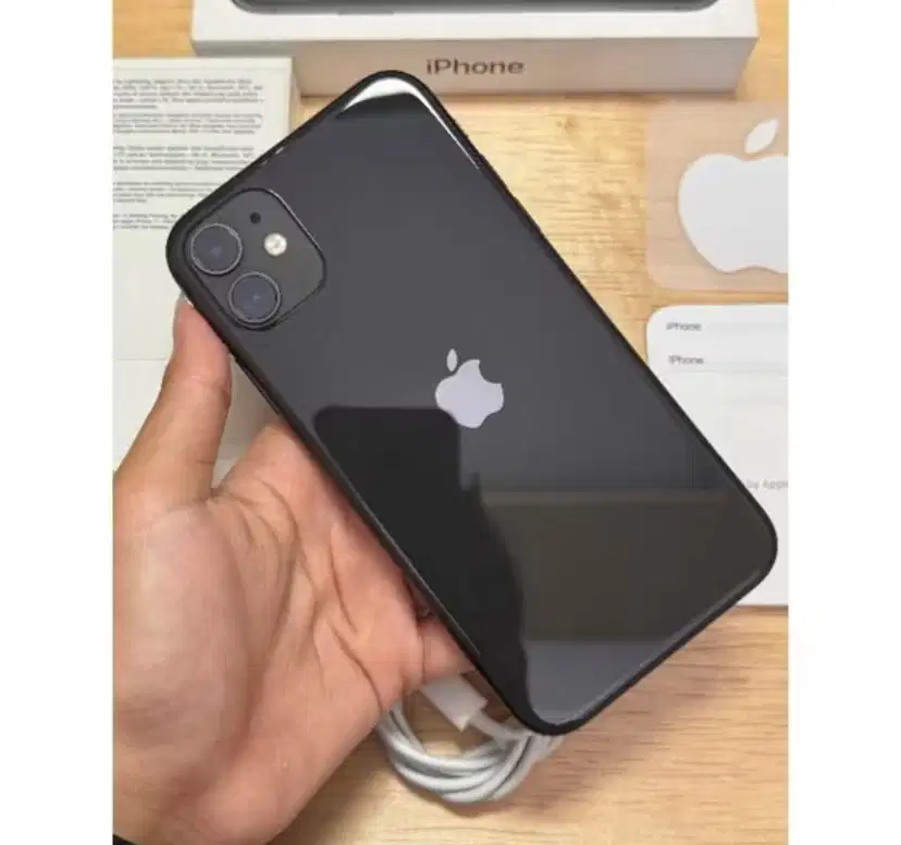 IPHONE 11 128GB  ex IBOX + charger ugreen (nego tipis)