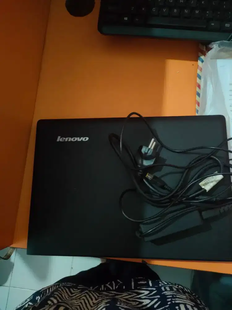 Merk Lenovo tipe G4045 Intel (R) Core (TM) I3-403 CPU 1.90 GHz ram 6