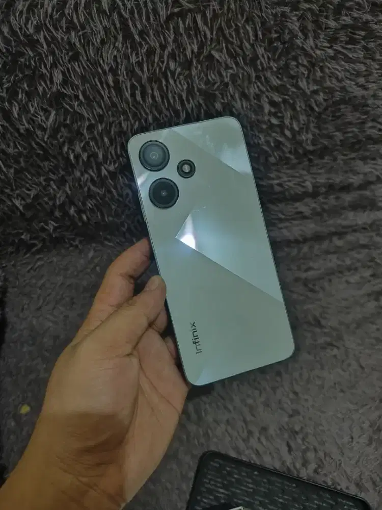 Infinix Hot 30i 8/128 Hp Casan Original Tanpa Dus