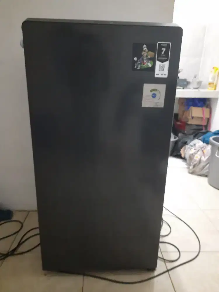 Kulkas 1 pintu merek AQUA